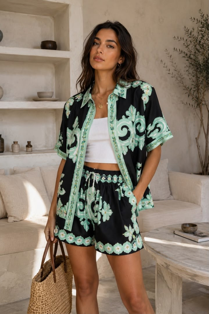 Belvari Noir Bloom Resort Set
